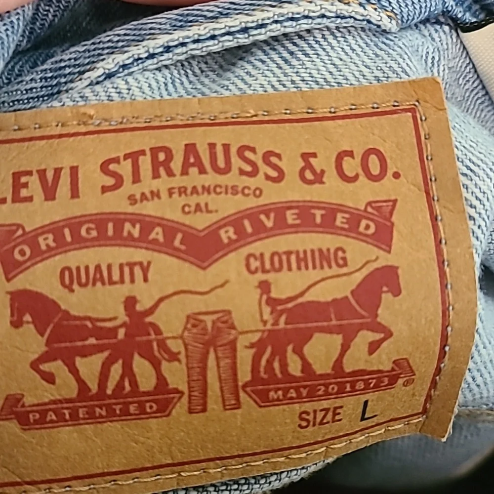 Levi's Light Blue Jean Denim Jacket for Women Size LARGE - Picture 2 of 8